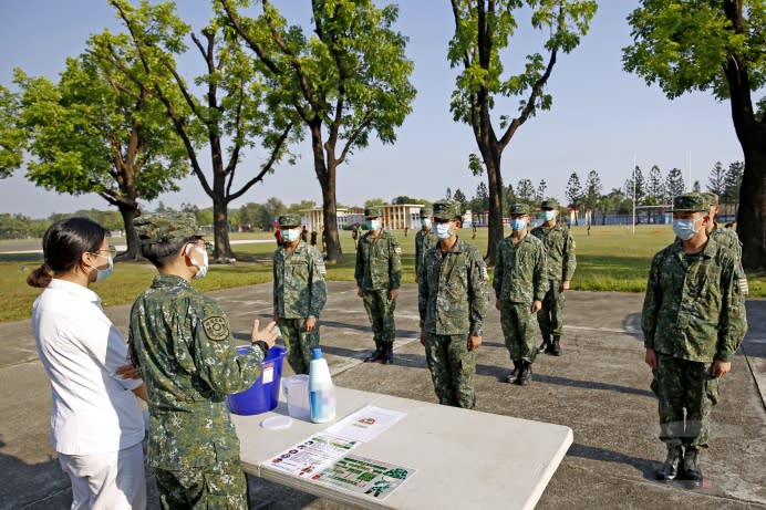  ▲高市衛生局簡任技正潘炤穎證實：陸軍官校逾百例、中正預校20人染疫。（圖／陸軍官校提供)