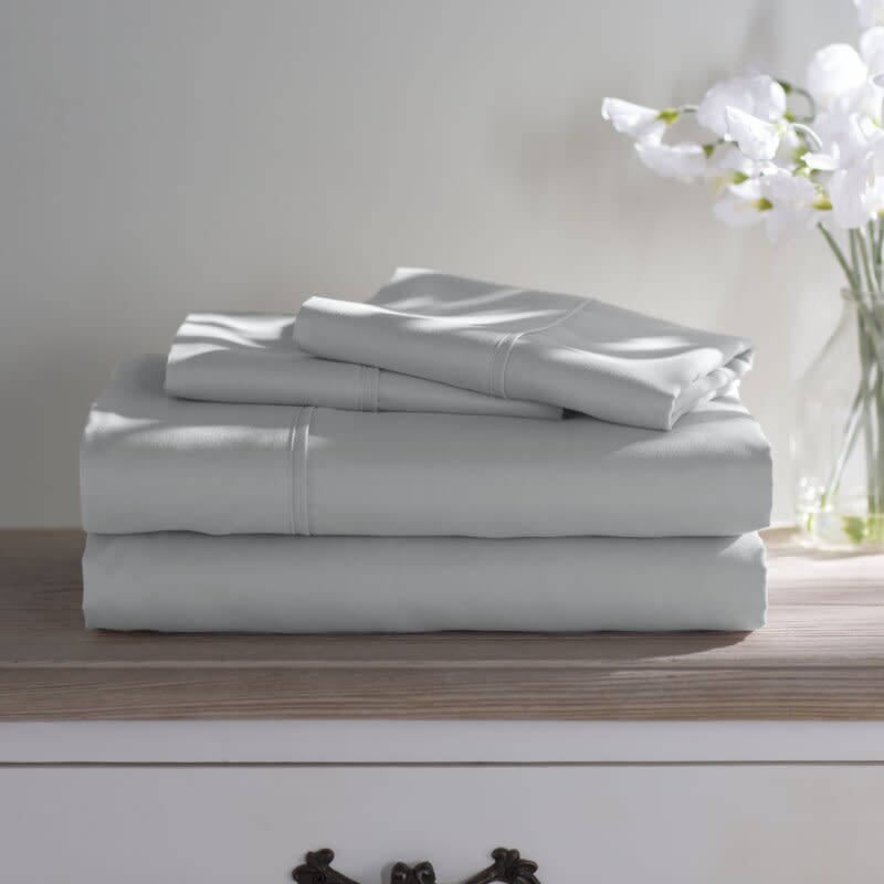 Wayfair Basics 1800 Series Sheet Set. Image via Wayfair.