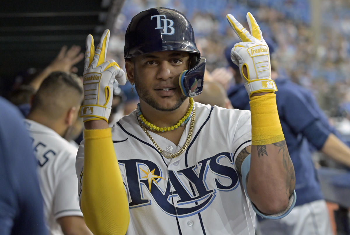 MLB Twitter reacts to Wander Franco's 'ball flip' in Rays vs