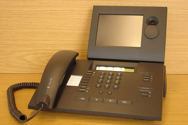 <b>ISDN-Bildtelefonie</b><br><br>Mit teuren Werbemaßnahmen und vergleichsweise günstigen Produkten wollte die Deutsche Telekom ab Ende 1997 die Videotelefonie über ISDN an die Kunden bringen. Das Vorhaben scheiterte kläglich. (Bild: Wikipedia, Nightflyer)