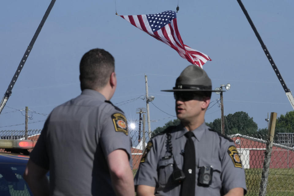 Police officers at Donald Trump's Rally (Sue Ogrocki / AP)