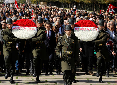 Ekrem Imamoglu, main opposition Republican People's Party (CHP) candidate for mayor of Istanbul, visits Anitkabir, the mausoleum of modern Turkey's founder Mustafa Kemal Ataturk, as he is flanked by his family members and supporters in Ankara, Turkey, April 2, 2019. REUTERS/Umit Bektas