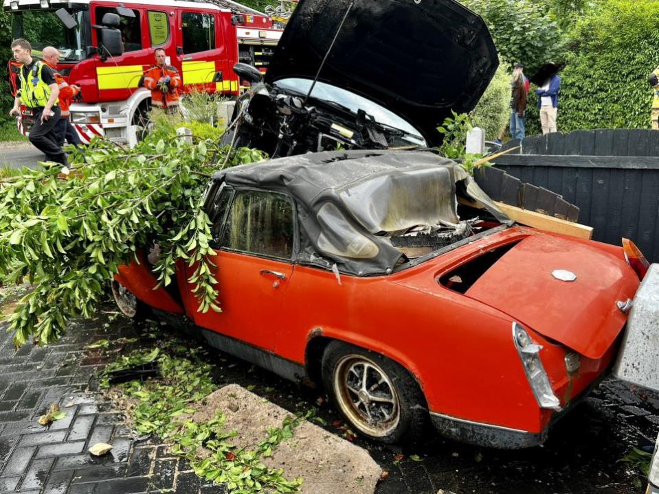 York Press: Un Audi y un MG han estado involucrados en un accidente en Womersley en Selby