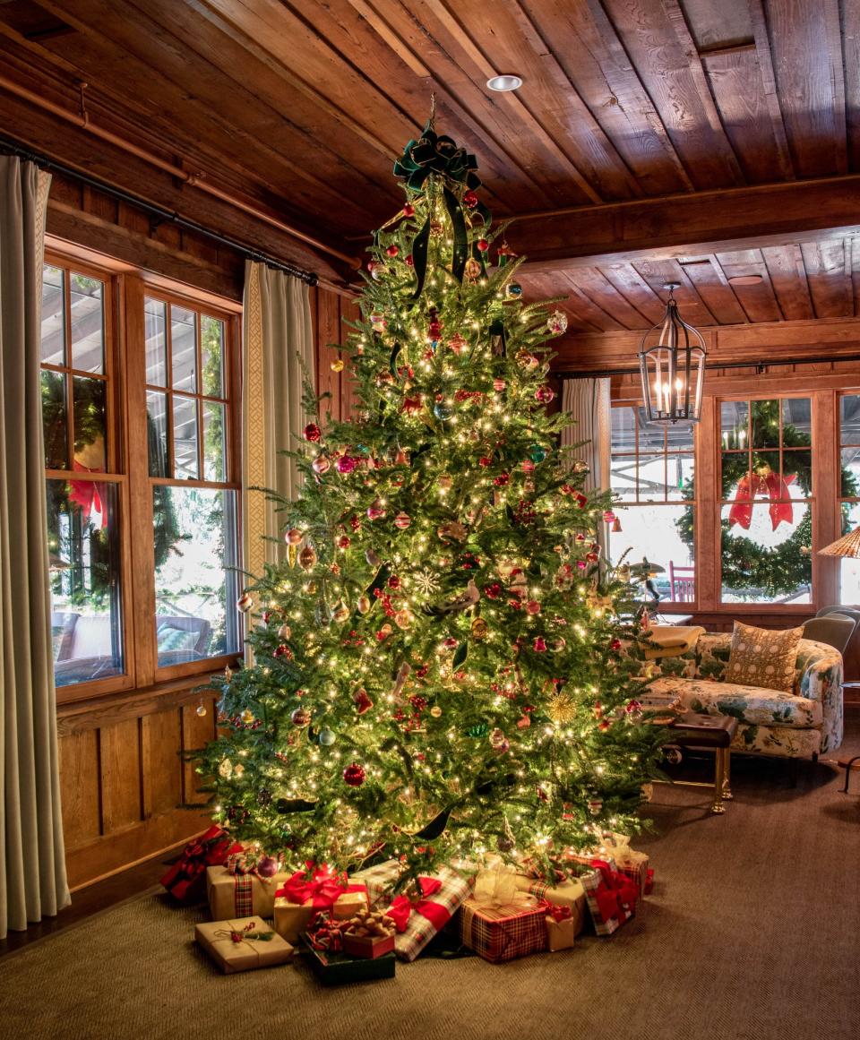 This Nearly 100-Year-Old North Carolina Resort Is Decked for the Holidays, and It's Pure Christmas Magic
