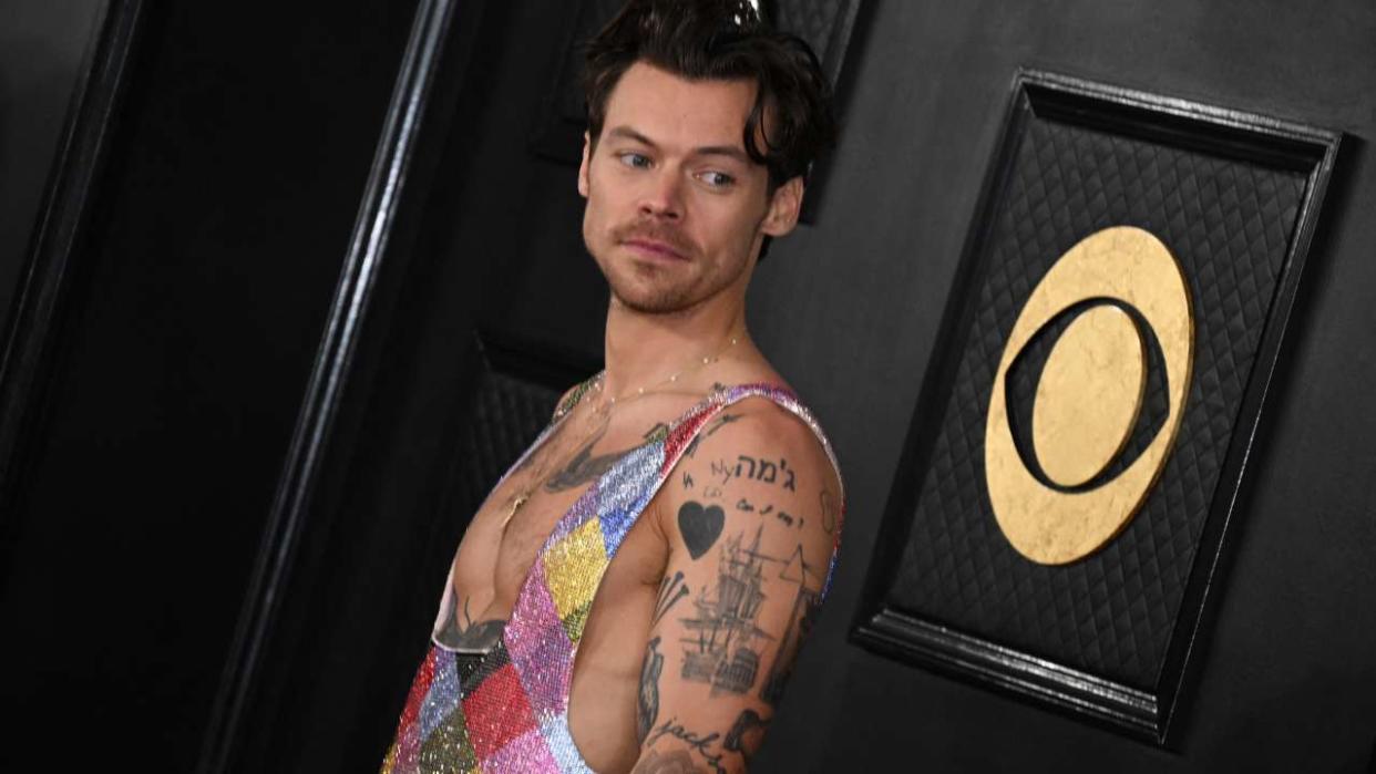 English singer-songwriter Harry Styles arrives for the 65th Annual Grammy Awards at the Crypto.com Arena in Los Angeles on February 5, 2023. (Photo by Robyn BECK / AFP) (Photo by ROBYN BECK/AFP via Getty Images)