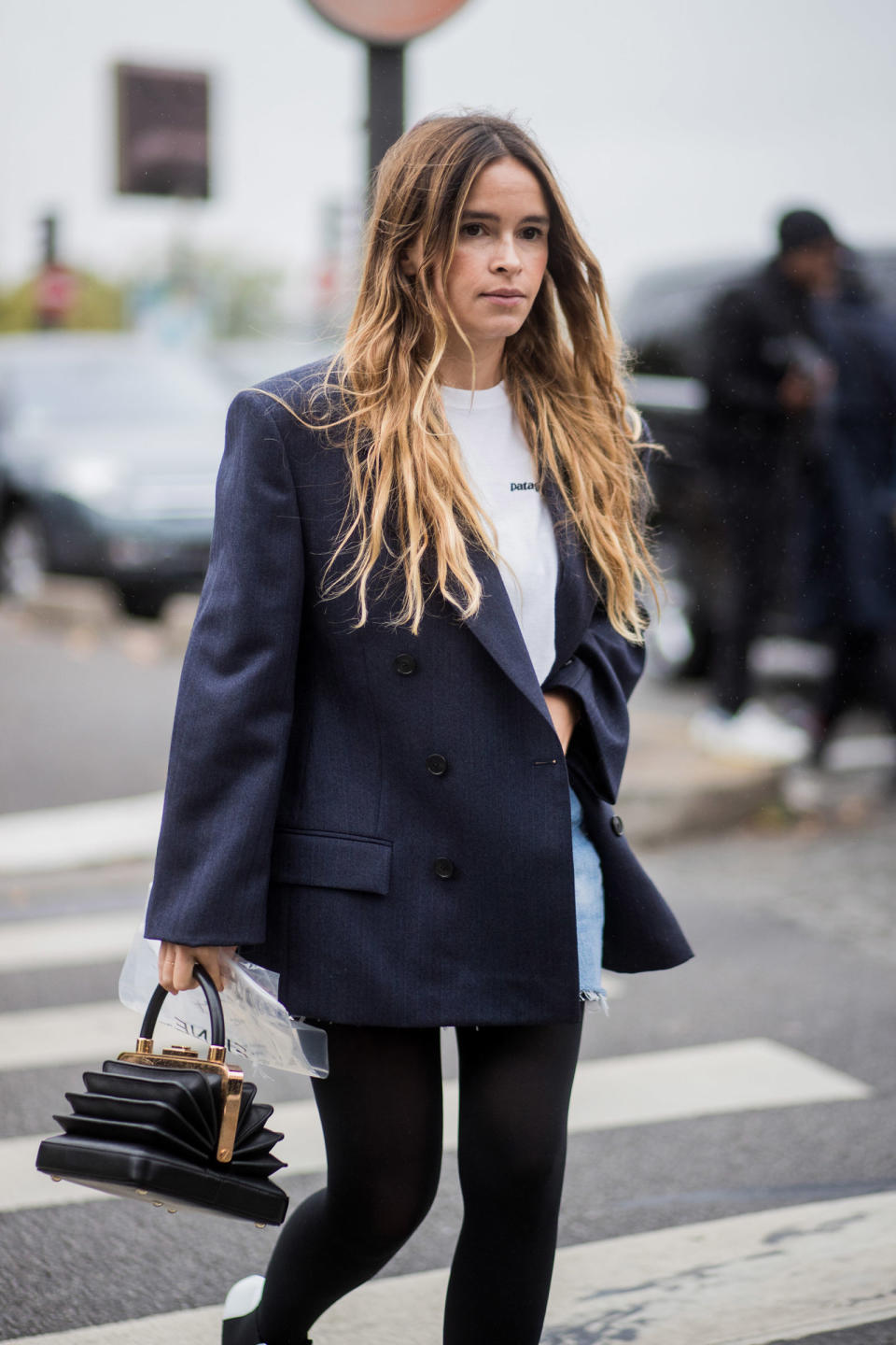 <p>We love Miroslava Duma's relaxed approach to street style. Take your cue from her and keep it simple with key items such as denim, blazers and simple tees, but dress it all up with a statement handbag.</p>