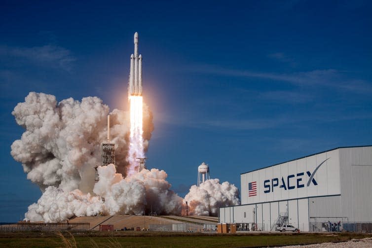<span class="caption">Falcon Heavy.</span> <span class="attribution"><span class="source">Official SpaceX Photos</span></span>