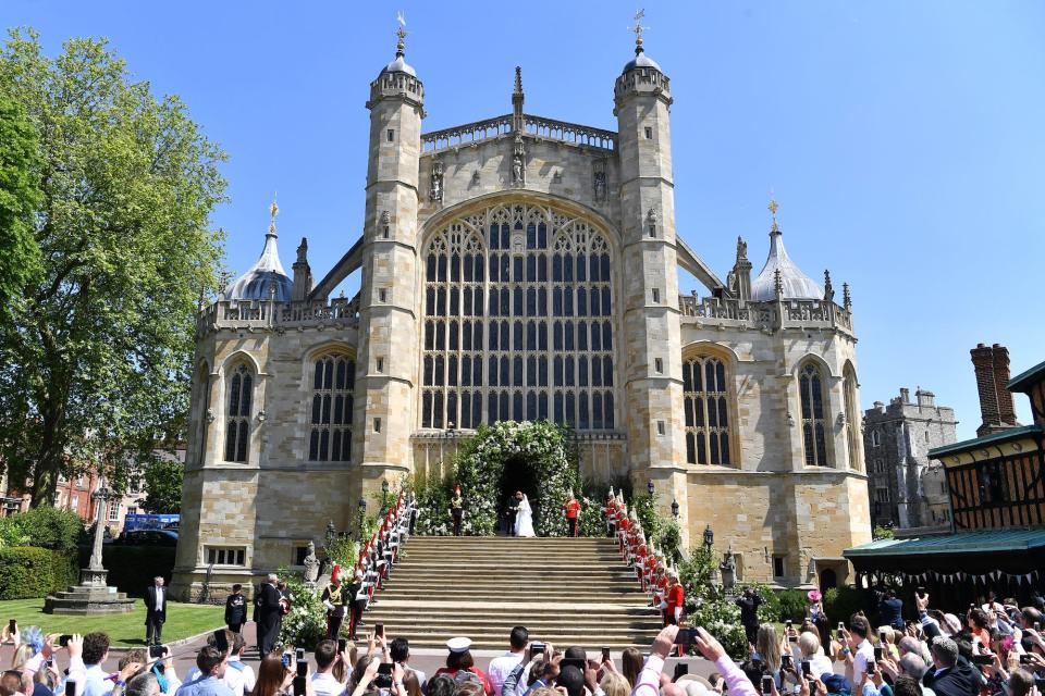 meghan harry wedding kiss zoomed out