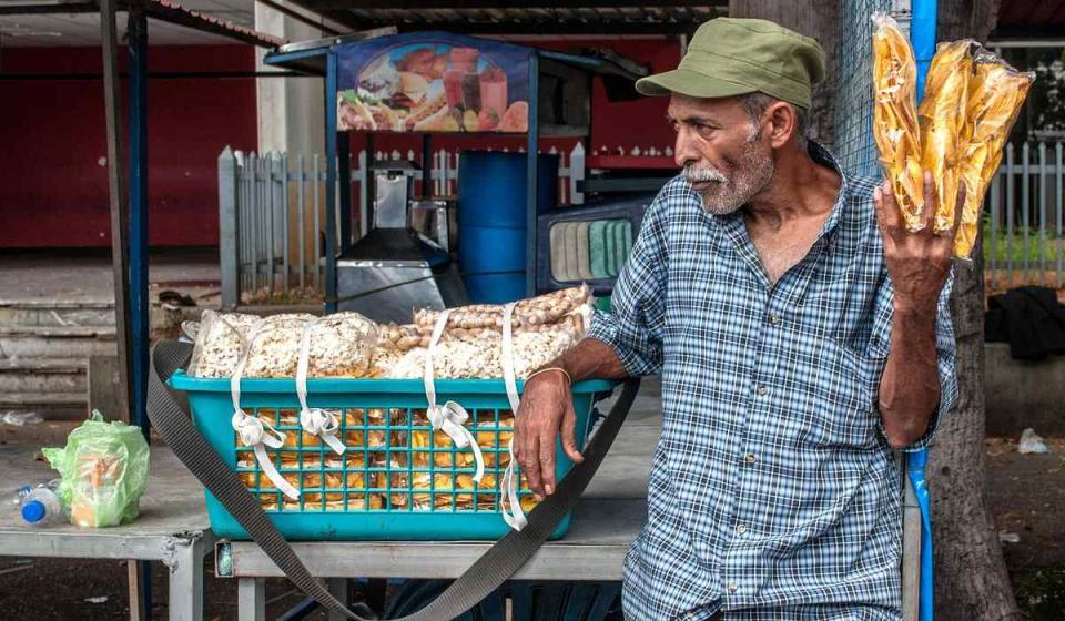 Reforma laboral en Colombia: comerciantes siguen entregando propuestas. Imagen de David Mark en Pixabay