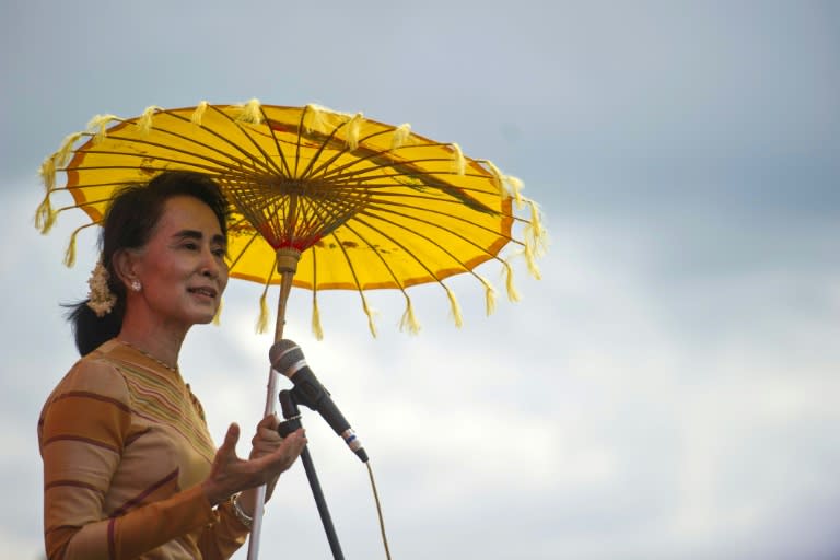 Aung San Suu Kyi lors d'une campagne d'éducation civique, à Hsiseng dans l'Etat Shan en Birmanie le 5 septembre 2015 (AFP/STR)