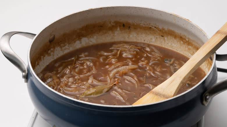 stout onion gravy in pan