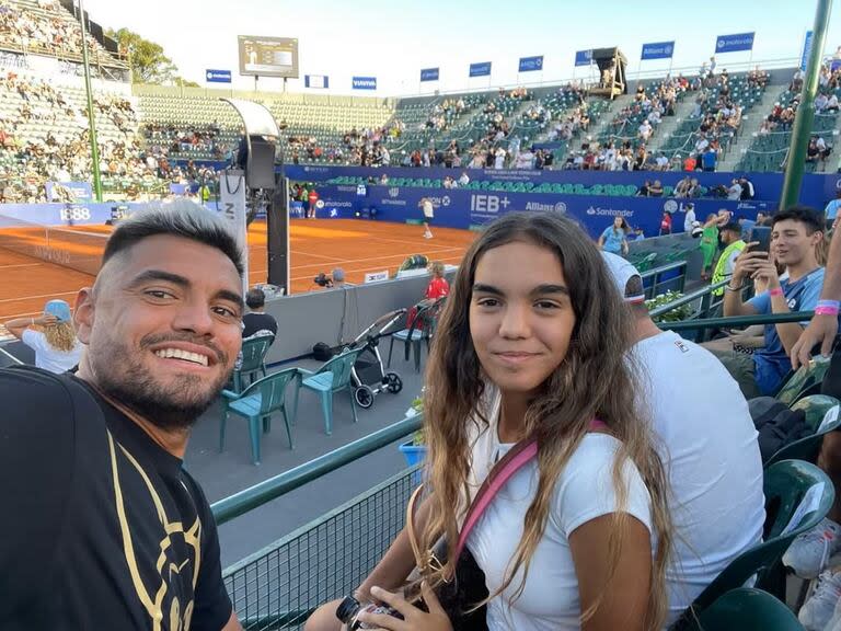 Jazmín reconoció que su padre está muy presente en los preparativos de su fiesta