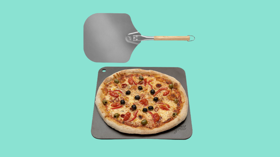 Best gifts for dad: Hans Grill Pizza Steel PRO with peel