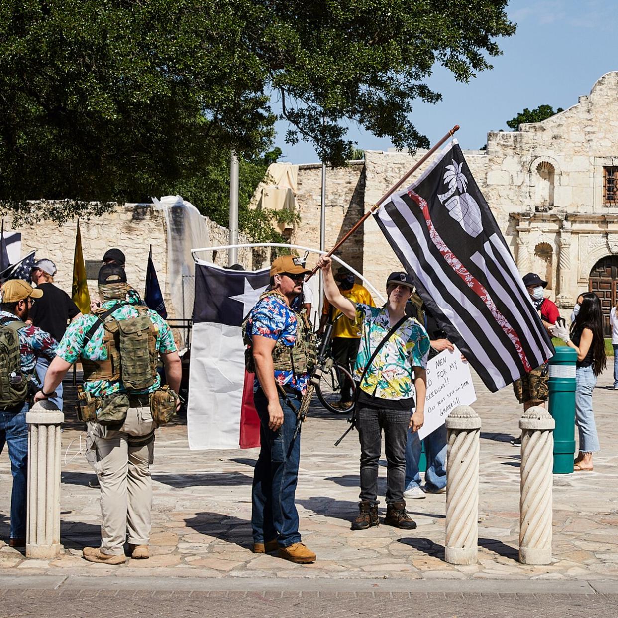 Boogalo Bois, Hawaiian shirts at protests