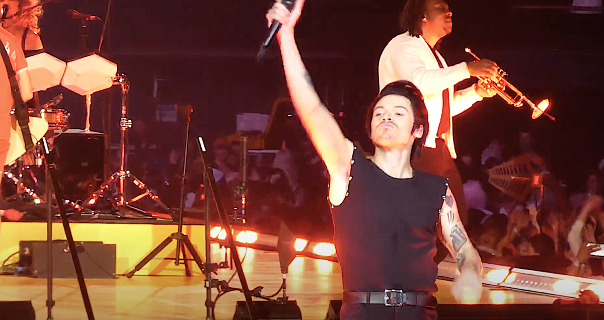 Harry Styles dressed as Danny Zuko from 'Grease' to sing 'Hopelessly  Devoted to You