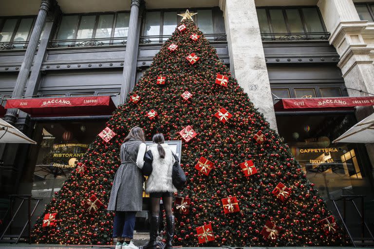 Un árbol de Navidad en el centro de Roma