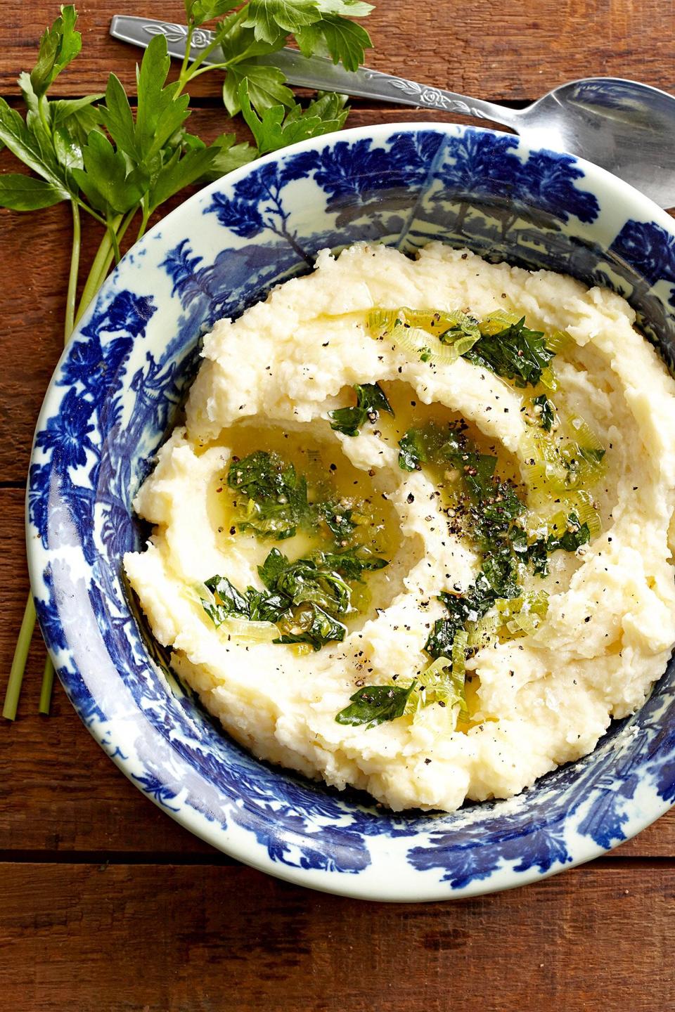 Take your mashed potato recipe up a notch by adding parsley and garlic butter. With the help of fresh parsley, these mashed potatoes are sure to be the star of any table.