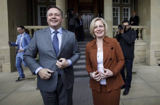 UCP Leader Jason Kenney and NDP Leader Rachel Notley meet in Edmonton on April 18, 2019, shortly after Kenney's party won the last provincial election. (Jason Franson/The Canadian Press - image credit)