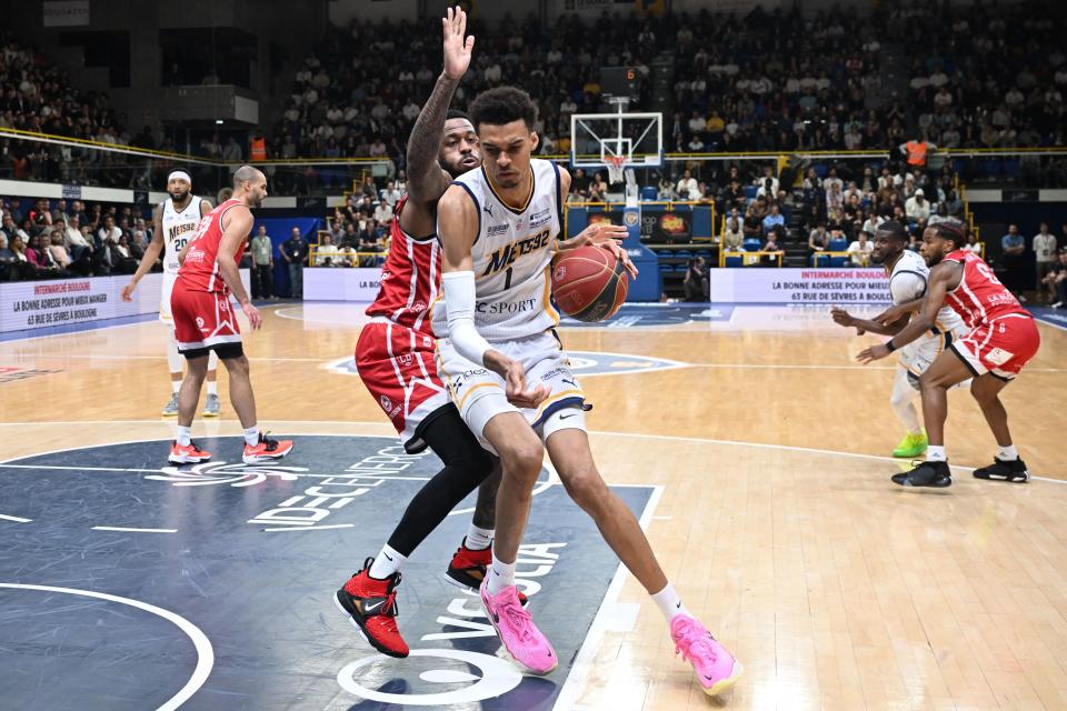 Metropolitans 92 power forward Victor Wembanyama fights for the ball during the LNB Pro A playoffs against Cholet on May 25, 2023. Mets 92 won and advanced to the semifinals.  (Emmanuel DUNAND/AFP) (Photo by EMMANUEL DUNAND/AFP via Getty Images)