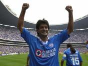 2001 - Participó como refuerzo con el Cruz Azul durante la Copa Libertadores del 2001, consiguiendo el subcampeonato del evento deportivo más importante de América.