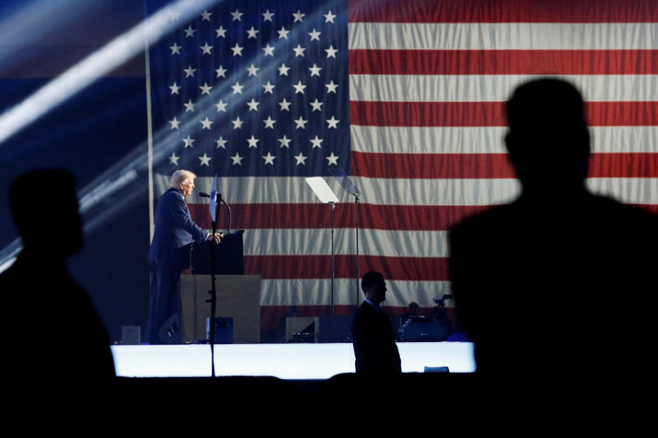 Donald Trump bei einer Rede auf der Turning Point USA's (TPUSA) Veranstaltung in Tampa, Florida. 