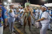 A Rainha de Bateria da escola de samba caprichou na fantasia e exibiu os atributos no Anhembi. (Foto: Futura Press)