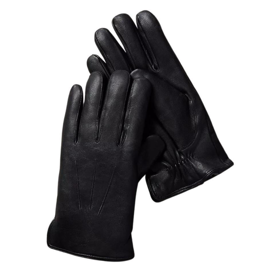 <p><a href="https://go.redirectingat.com?id=74968X1596630&url=https%3A%2F%2Fwww.overland.com%2Fproducts%2Fmens-noble-shearling-lined-lambskin-leather-gloves-70128&sref=https%3A%2F%2Fwww.menshealth.com%2Fstyle%2Fg30667174%2Fbest-winter-gloves-men%2F" rel="nofollow noopener" target="_blank" data-ylk="slk:Shop Now;elm:context_link;itc:0;sec:content-canvas" class="link ">Shop Now</a></p><p>Noble Shearling-Lined Lambskin Leather Gloves</p><p>overland.com</p><p>$129.00</p><span class="copyright">Courtesy of Retailer</span>