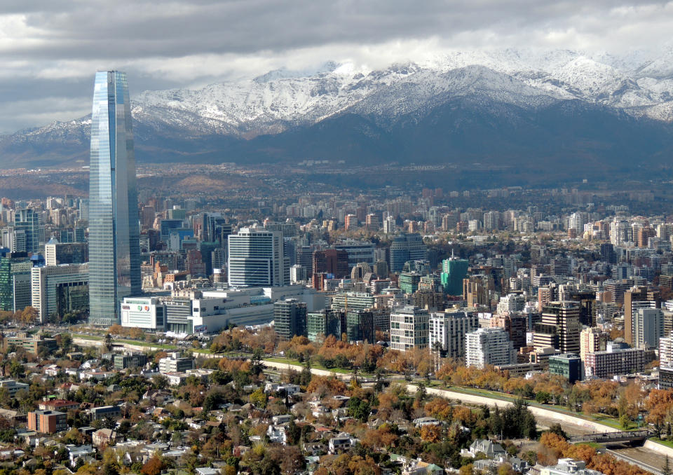 Santiago de Chile, junto con Punta del Este (Uruguay) y Solidaridad (México), son las localidades más costosas para comprar vivienda en la región (Foto: Getty).  