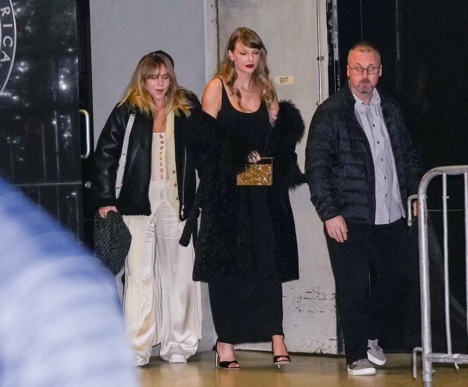 NEW YORK, NEW YORK - DECEMBER 06: Suki Waterhouse and Taylor Swift depart a screening of 'Poor Things' at DGA theatre on December 06, 2023 in New York City. (Photo by Gotham/GC Images)
