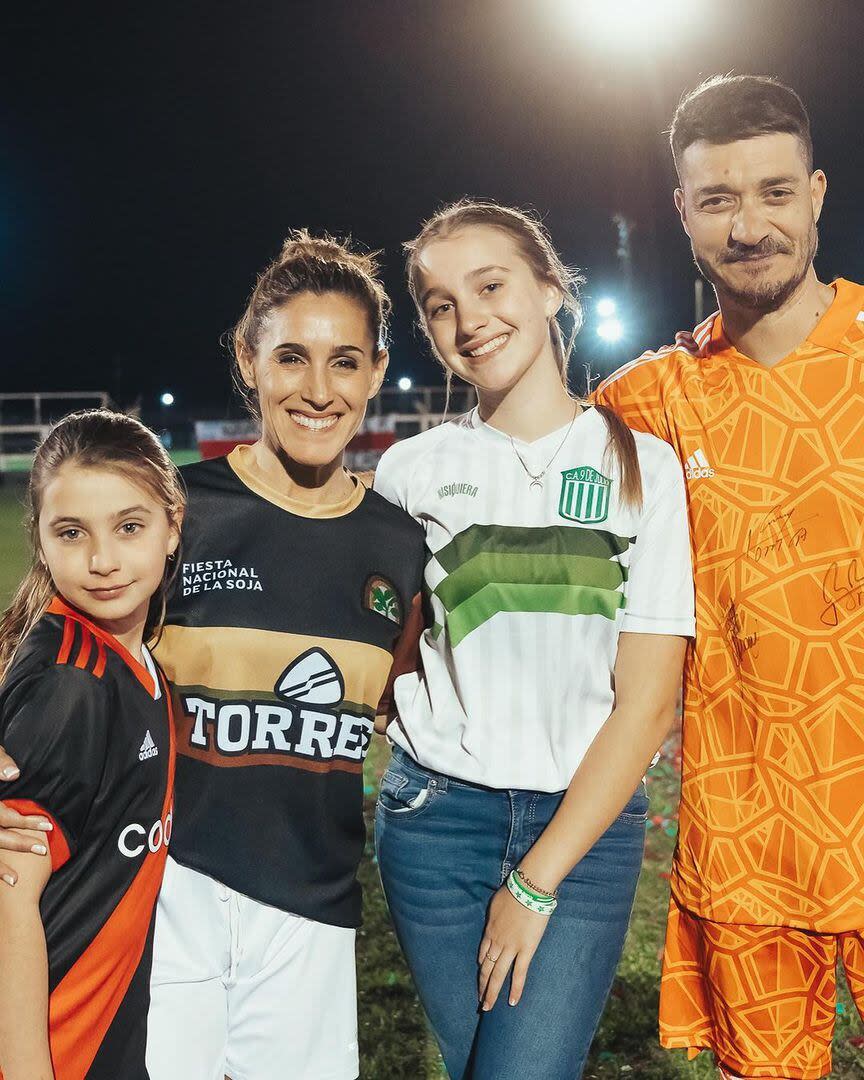 Familia completa: Regina, Soledad, Antonia y Jeremías (Foto: Captura de video / Instagram @sole_pastorutti)