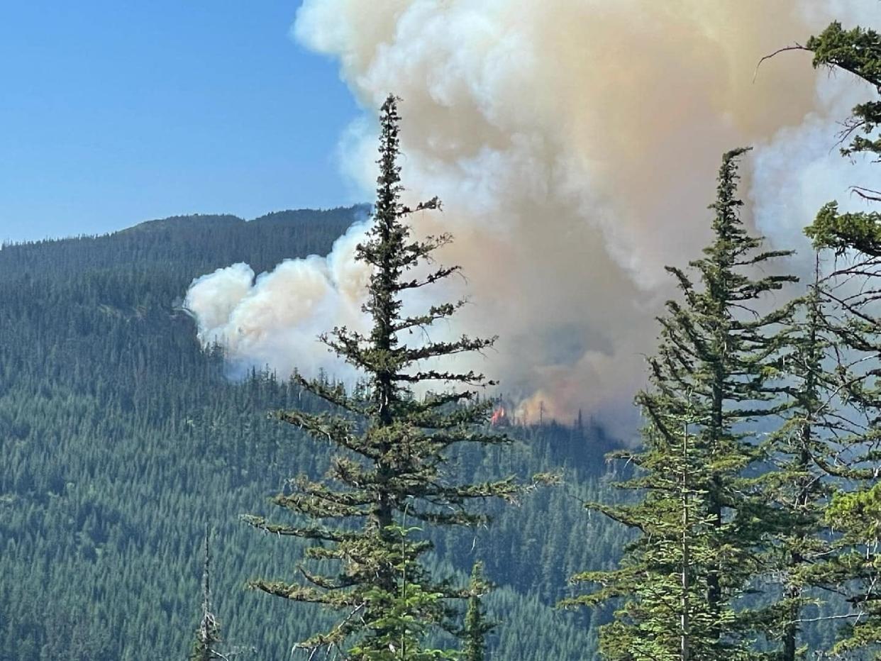 The Boulder Fire grew rapidly southeast of Mount Hood on Saturday and into Sunday.