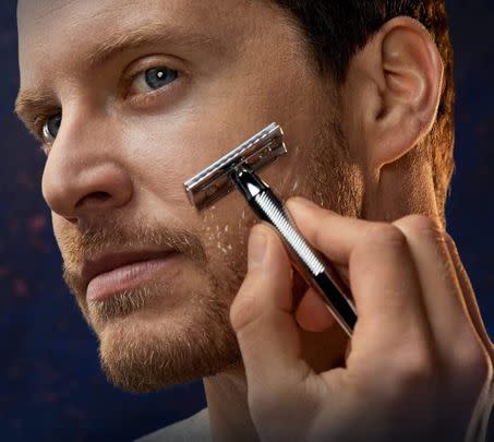 Get 27% off this smart platinum double edge razor from King. C. Gillette