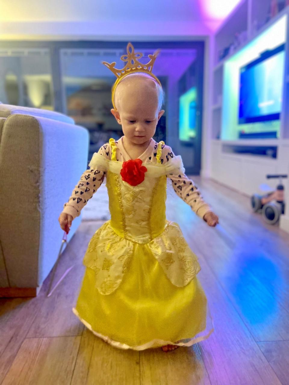 Orla Tuckwell tenía solo 20 meses cuando le diagnosticaron un meduloblastoma en septiembre de 2022 (Brain Tumor Research / SWNS)