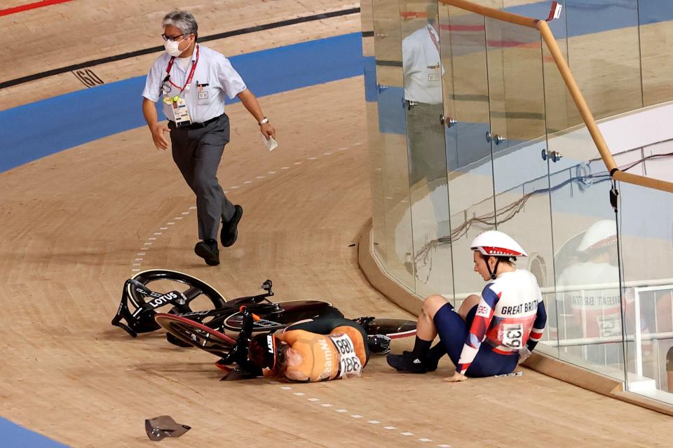 Laurine van Riessen and Katy Marchant crash (Reuters)