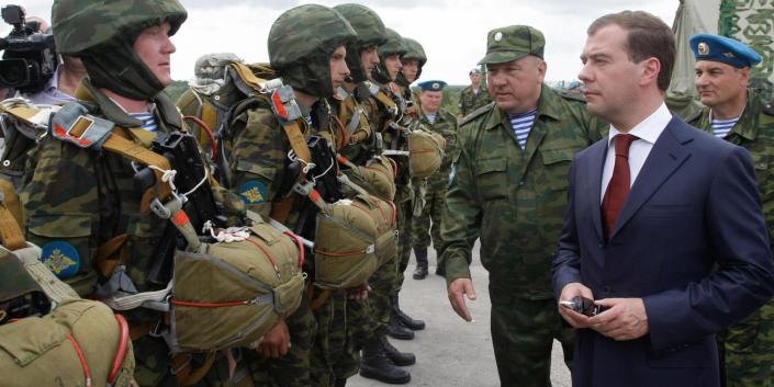 Dmitry Medvedev with Russia airborne paratroopers