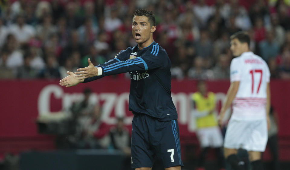 Cristiano Ronaldo del Real Madrid contra Sevilla el domingo 8 de noviembre de 2015. (AP Foto/Angel Fernandez)