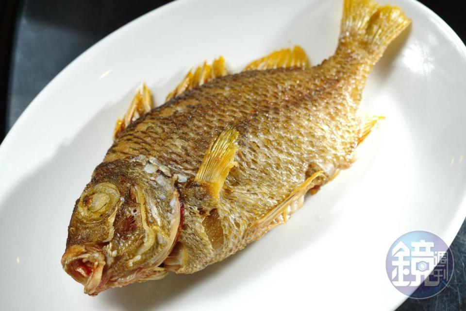 「香煎谷光魚」的魚皮酥香迷人，肉質細嫩清甜，還飽含甘美魚汁。（時價，圖中約270元）