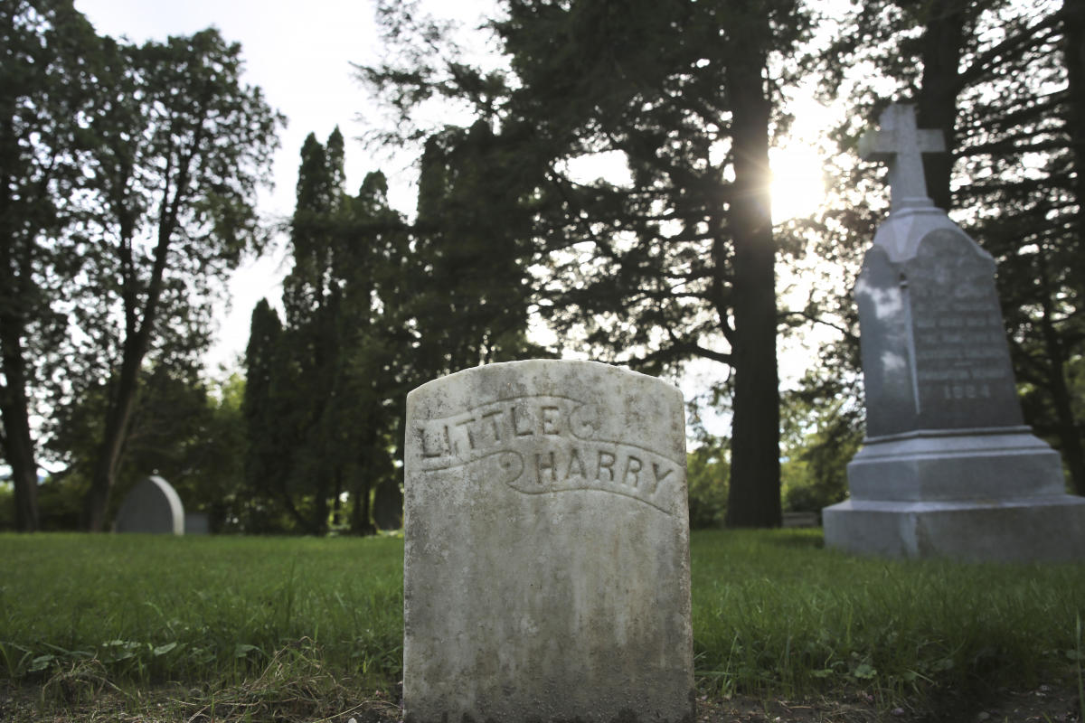 Maison pour les tombes d’enfants démunis restaurées dans le Vermont