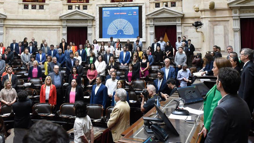 El oficialismo, en intensas negociaciones para lograr una votación favorable en Diputados.