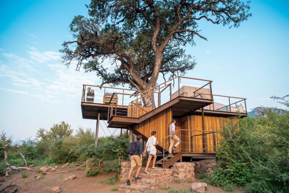 <p>For an extra $300, the lovers checked into the resorts Marataba — which has unparalleled views of the breathtaking plains.</p>