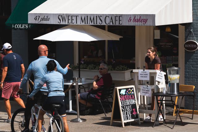 <p>Sweet Mimi's Cafe and Bakery</p>
