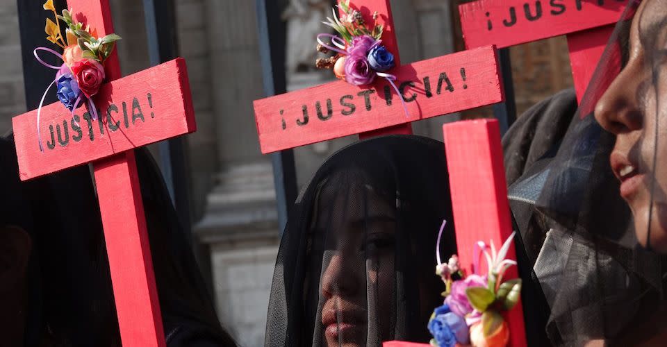 Mujeres protestaron con un Luto Nacional para exigir justicia por los feminicidios de mujeres y niñas ocurridos diariamente en el país