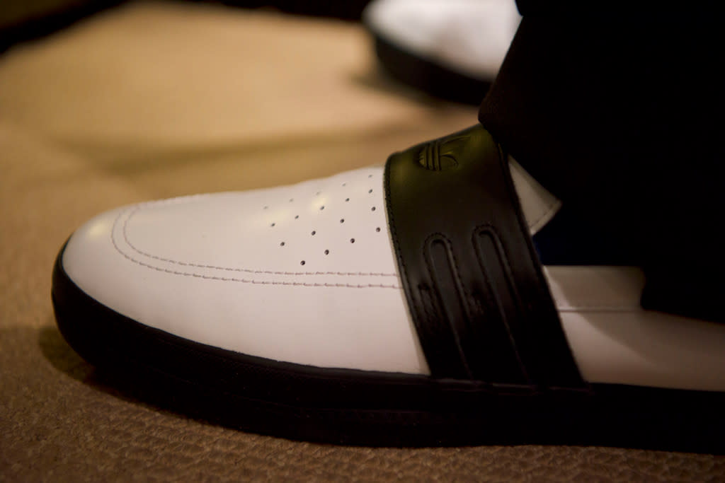 Achtervolging kooi Luchtvaart Adidas Skateboarding and Brooks Brothers Team Up on Luxe Suits and Classy  Shoes Built for Skating