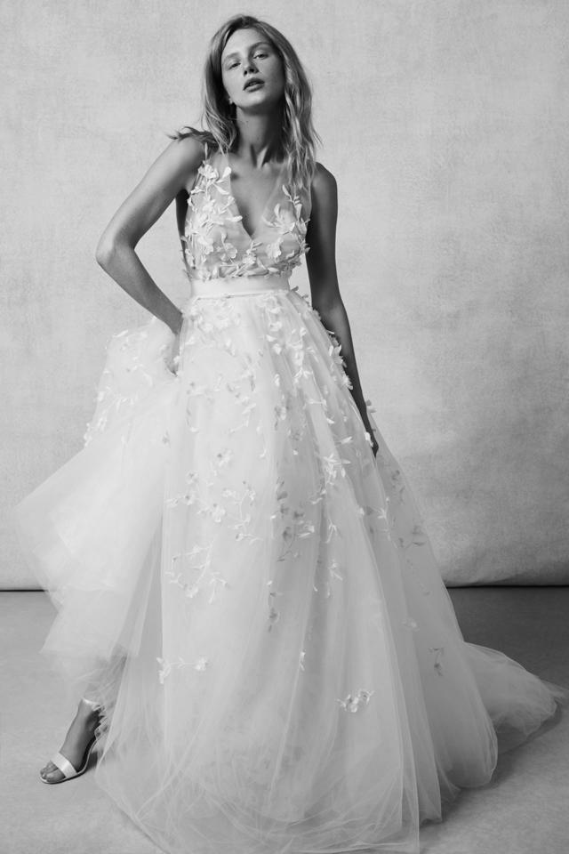 9 Dreamy Short Wedding Dress. Modern brides are increasingly drawn