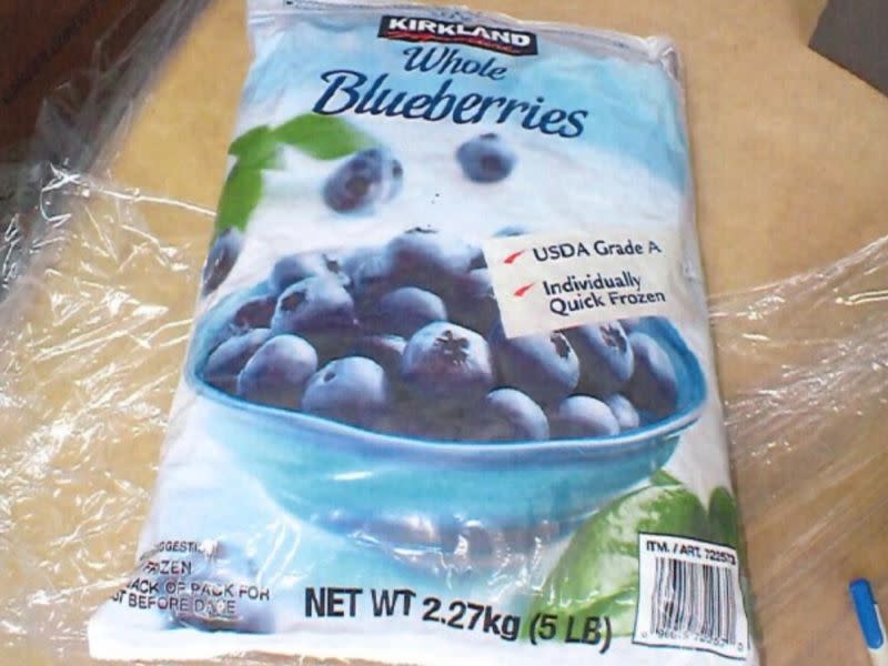 ▲除了好市多綜合莓果外，冷凍藍莓也在邊境驗出A肝病毒，食安問題連環爆引發爭議。（圖／翻攝自食藥署）