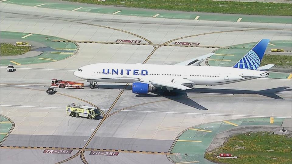 PHOTO: A United Airlines flight that lost a portion of its landing gear tire is diverted to Los Angeles International Airport, March 7, 2024. (KABC)