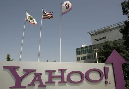 The headquarters of Yahoo Inc. is shown in Sunnyvale, California May 5, 2008 Yahoo Inc's shares tumbled as much as 20 percent on Monday after Microsoft Corp withdrew its $47.5 billion takeover offer, wiping about $7.6 billion off the Internet company's market capitalization and piling pressure on its leadership. REUTERS/Robert Galbraith