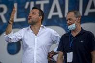 Sul palco di Piazza del Popolo il vicepresidente di Forza Italia, Antonio Tajani, la leader di Fratelli d'Italia, Giorgia Meloni, e Matteo Salvini.