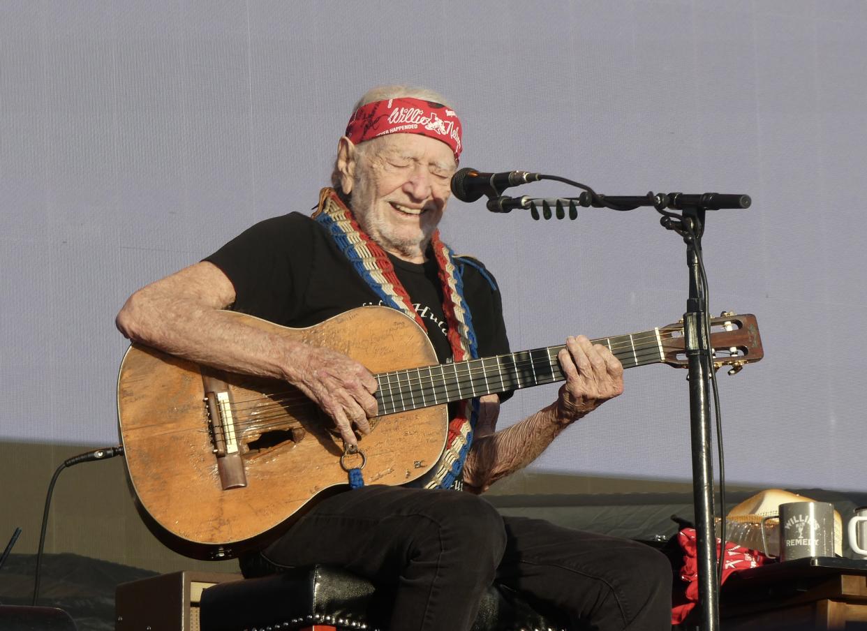 Willie Nelson at Stagecoach