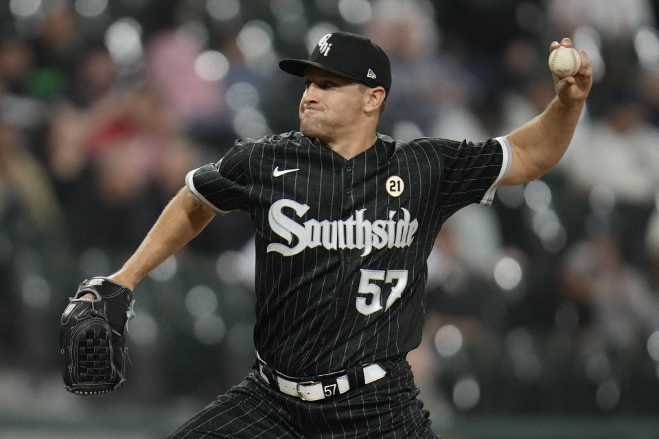 Chicago White Sox relief pitcher Tanner Banks throws against the Minnesota Twins during the sixth inning of a baseball game Friday, Sept. 15, 2023, in Chicago. (AP Photo/Erin Hooley)